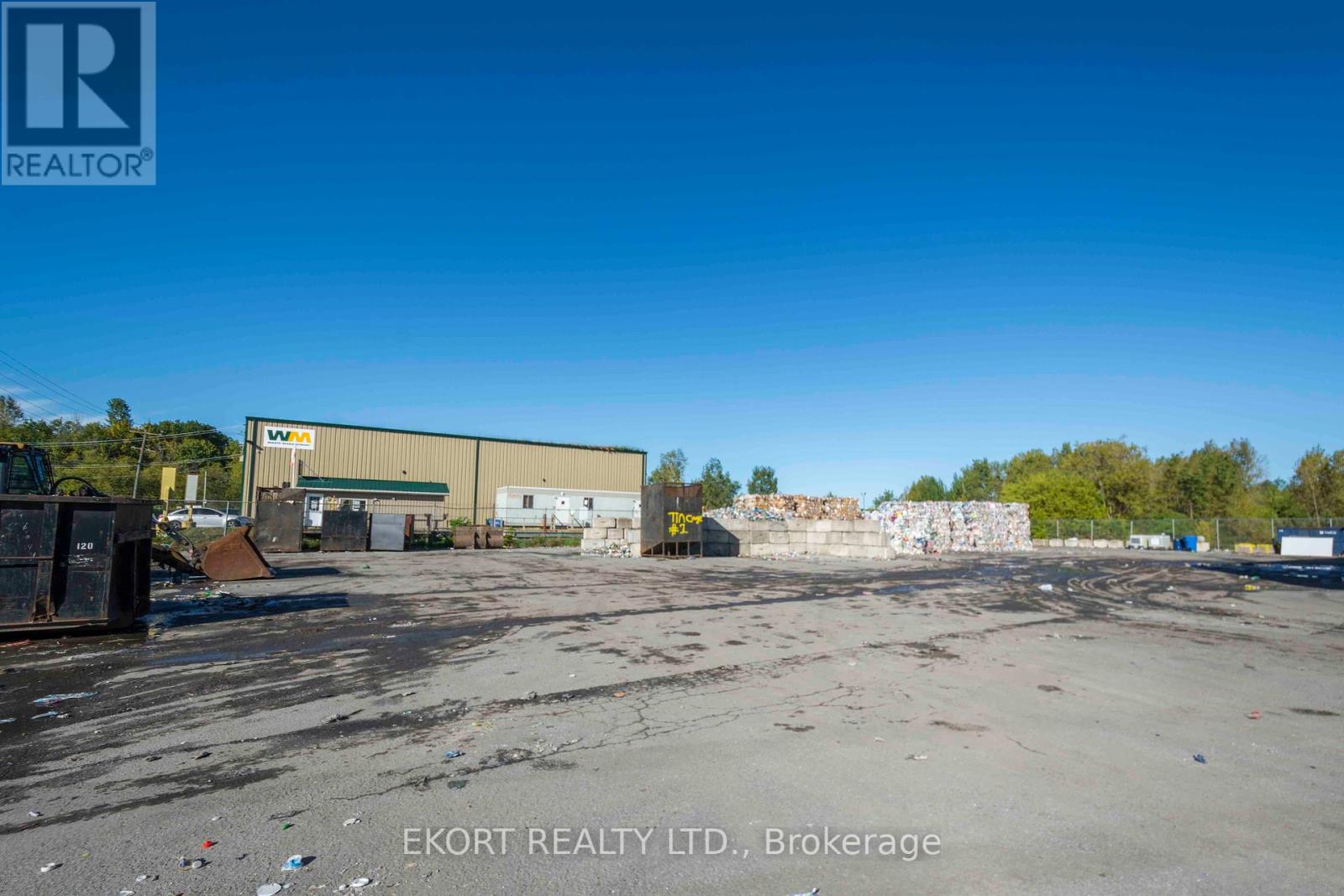 Photo 30 of 270 West Street, Quinte West ON