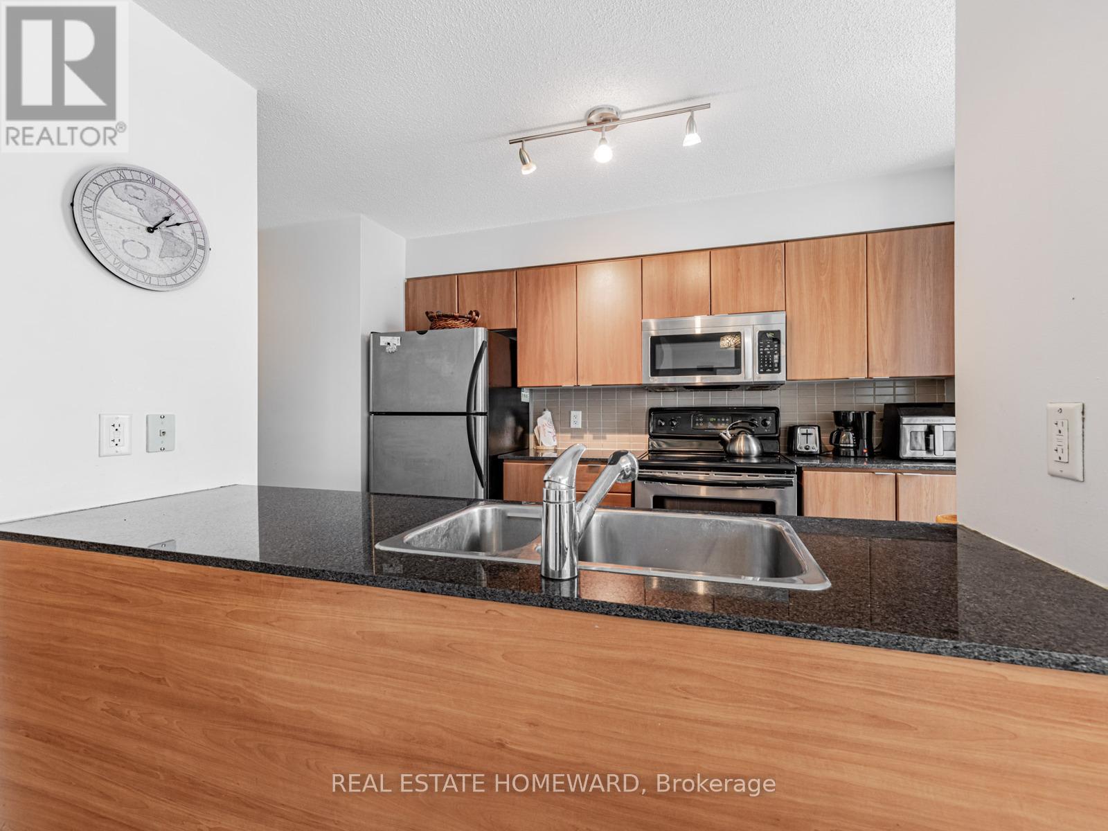 Photo 10 of 906 11 Brunel Court, Toronto ON