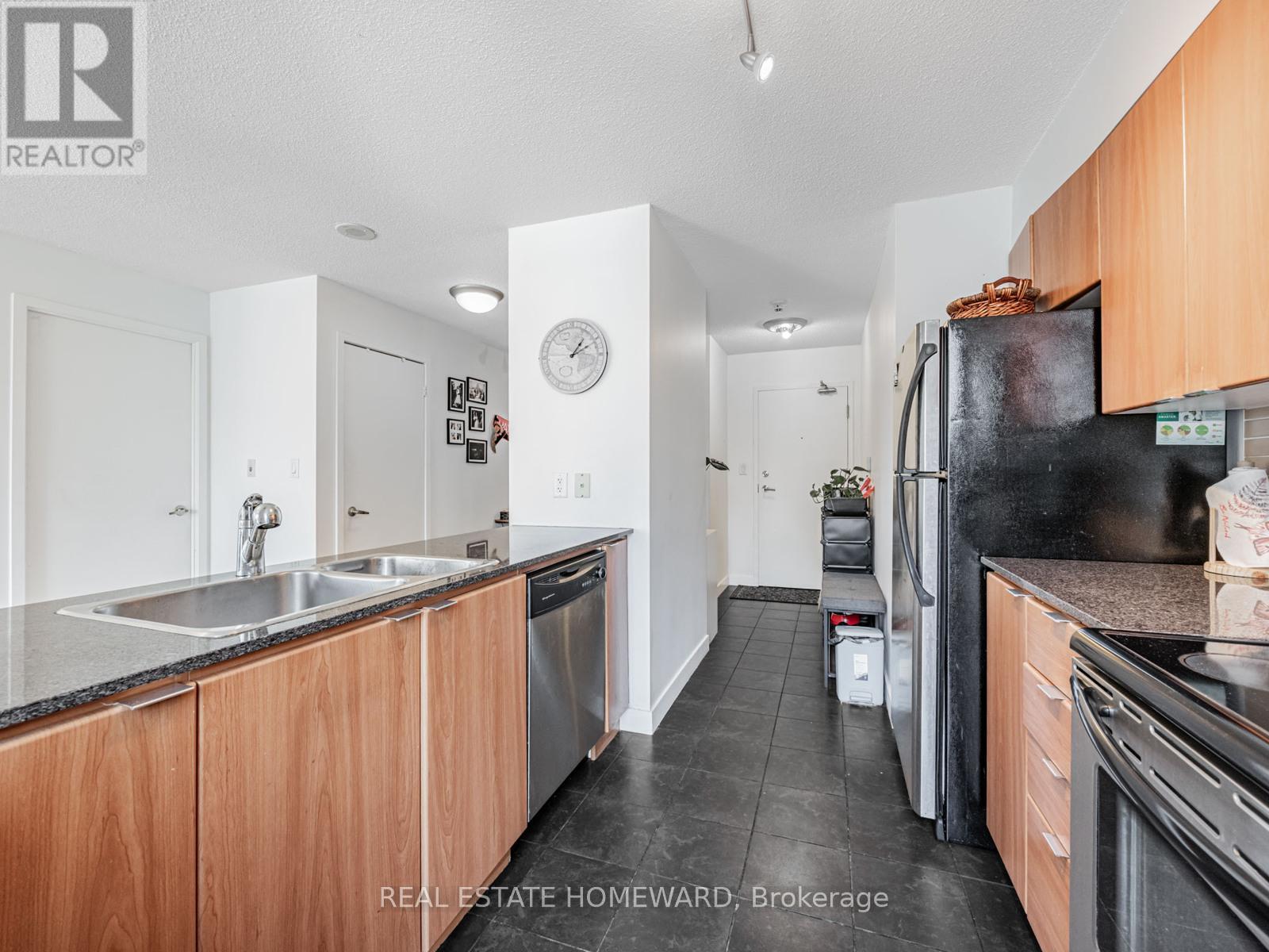 Photo 14 of 906 11 Brunel Court, Toronto ON