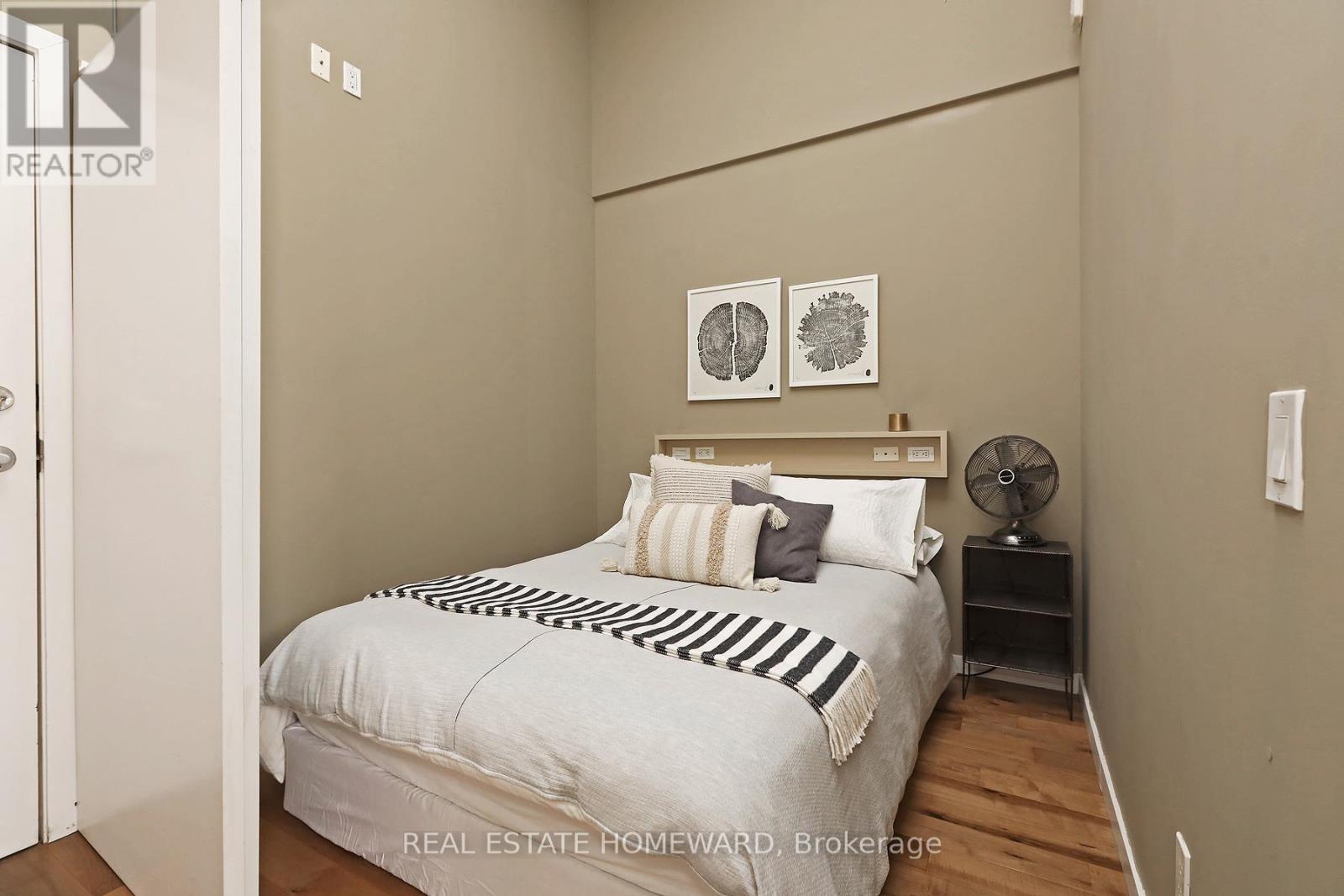 Photo 13 of 205 915 King Street W, Toronto ON