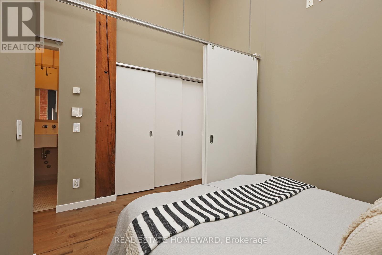 Photo 14 of 205 915 King Street W, Toronto ON