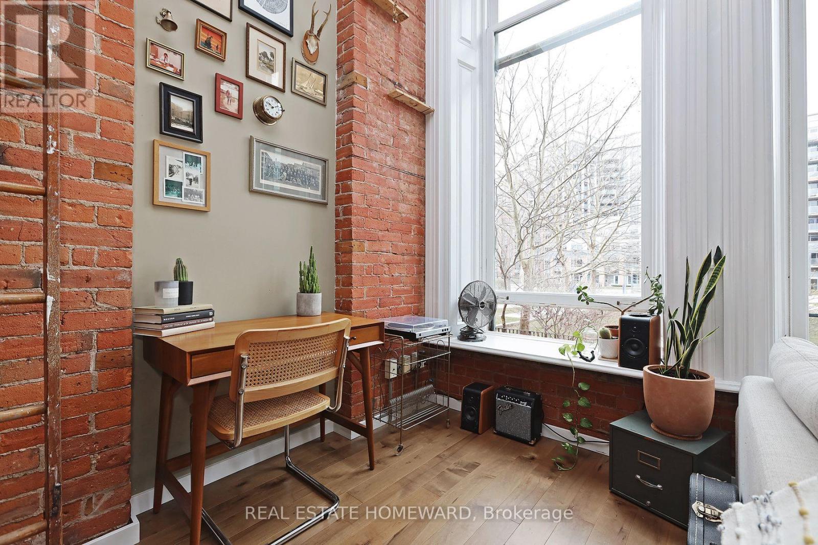 Photo 2 of 205 915 King Street W, Toronto ON