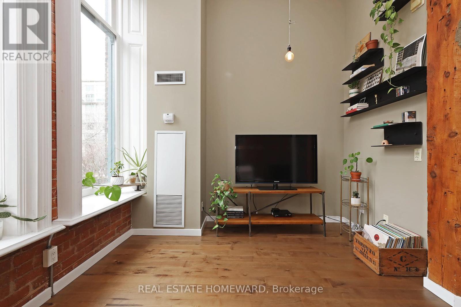 Photo 7 of 205 915 King Street W, Toronto ON