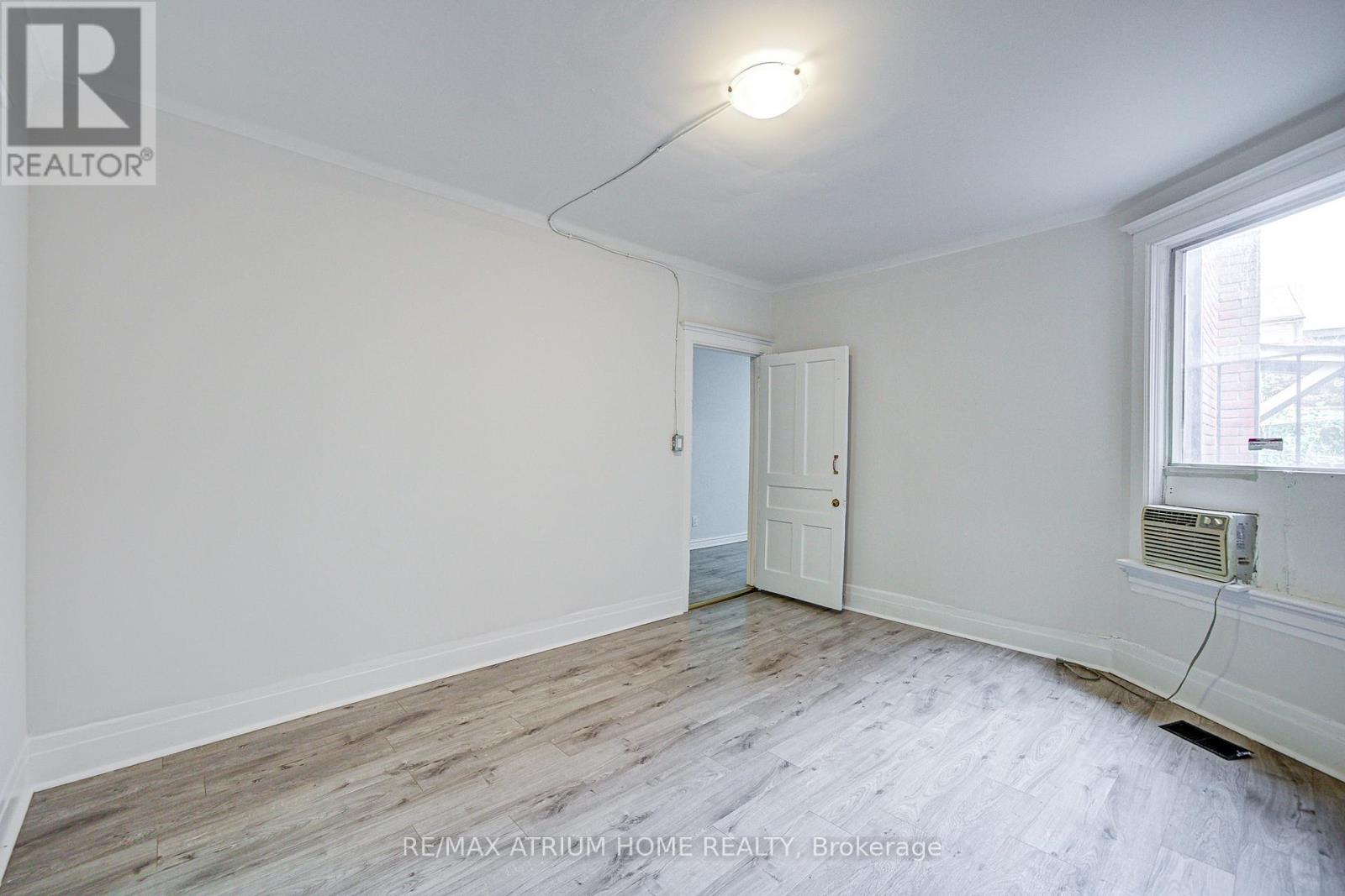 Photo 10 of 1000 Dundas Street W, Toronto ON