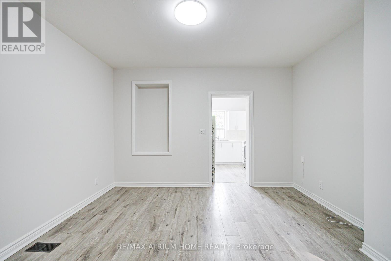 Photo 13 of 1000 Dundas Street W, Toronto ON