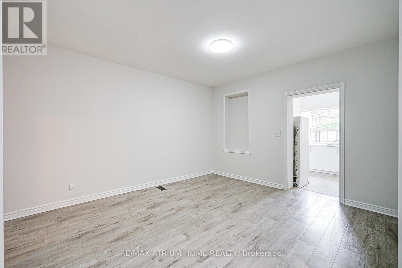 Photo 14 of 1000 Dundas Street W, Toronto ON