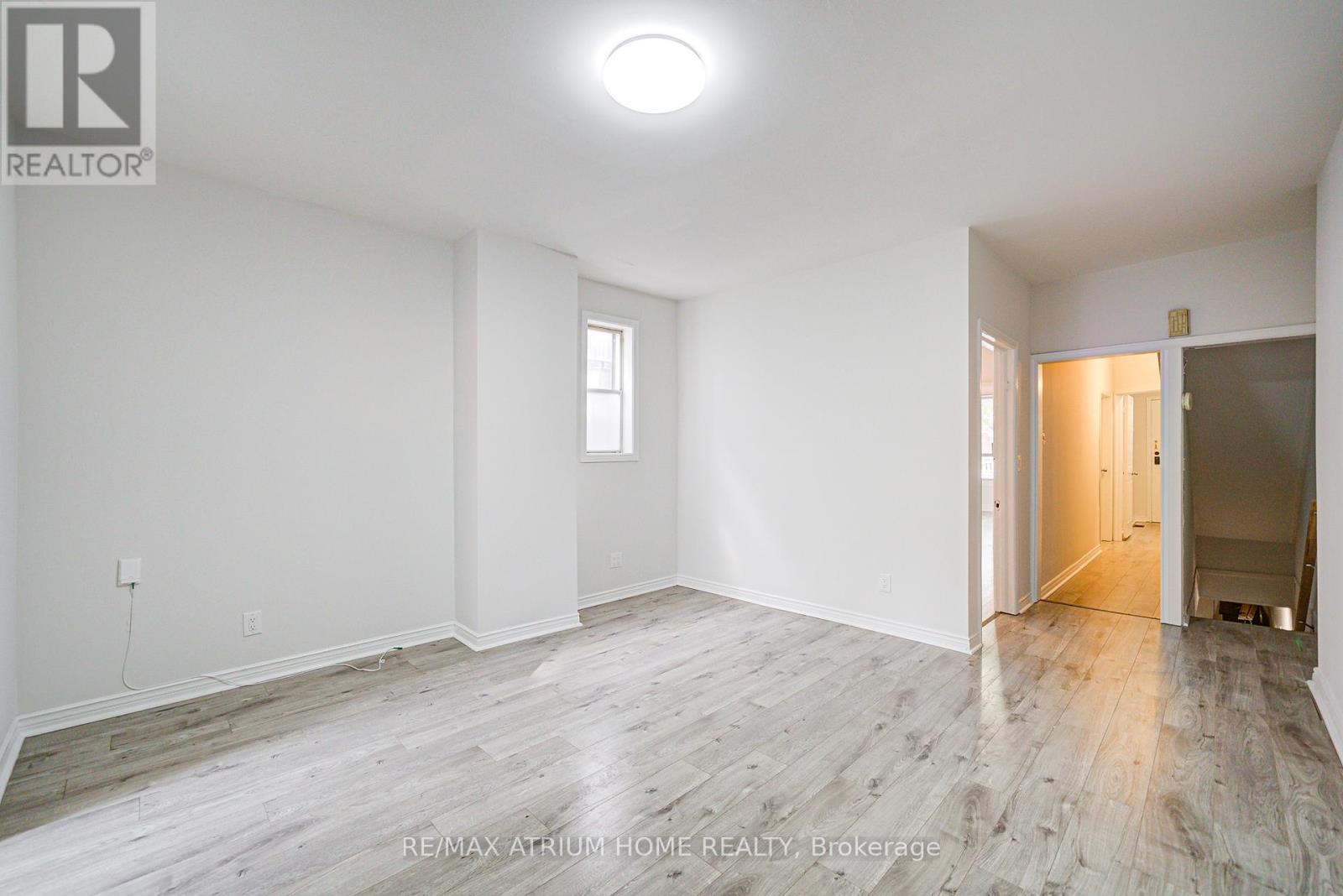Photo 16 of 1000 Dundas Street W, Toronto ON