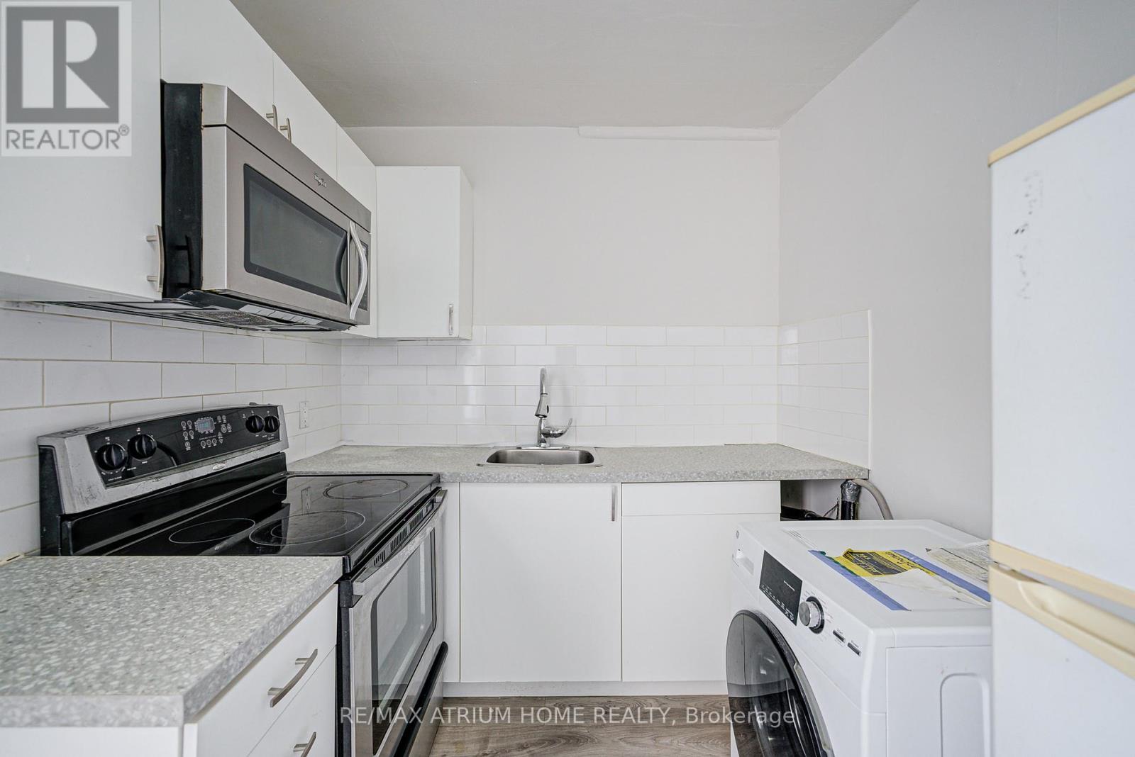 Photo 25 of 1000 Dundas Street W, Toronto ON