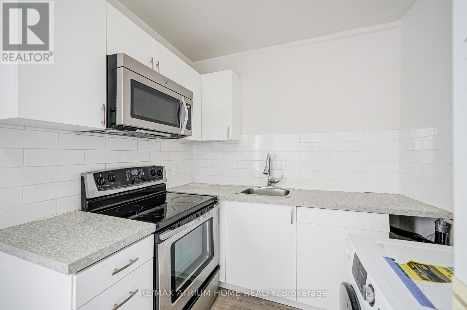 Photo 27 of 1000 Dundas Street W, Toronto ON