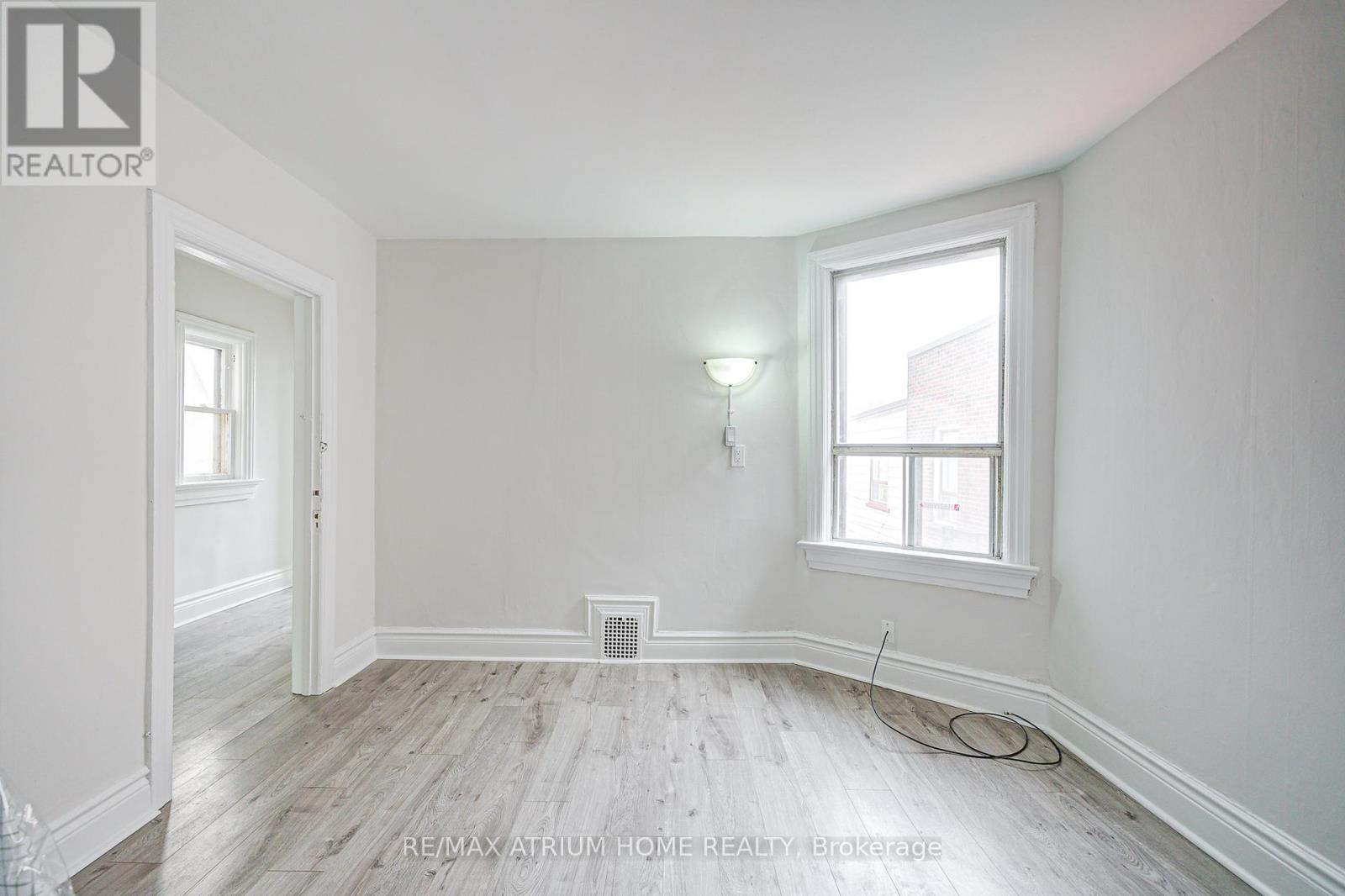 Photo 32 of 1000 Dundas Street W, Toronto ON