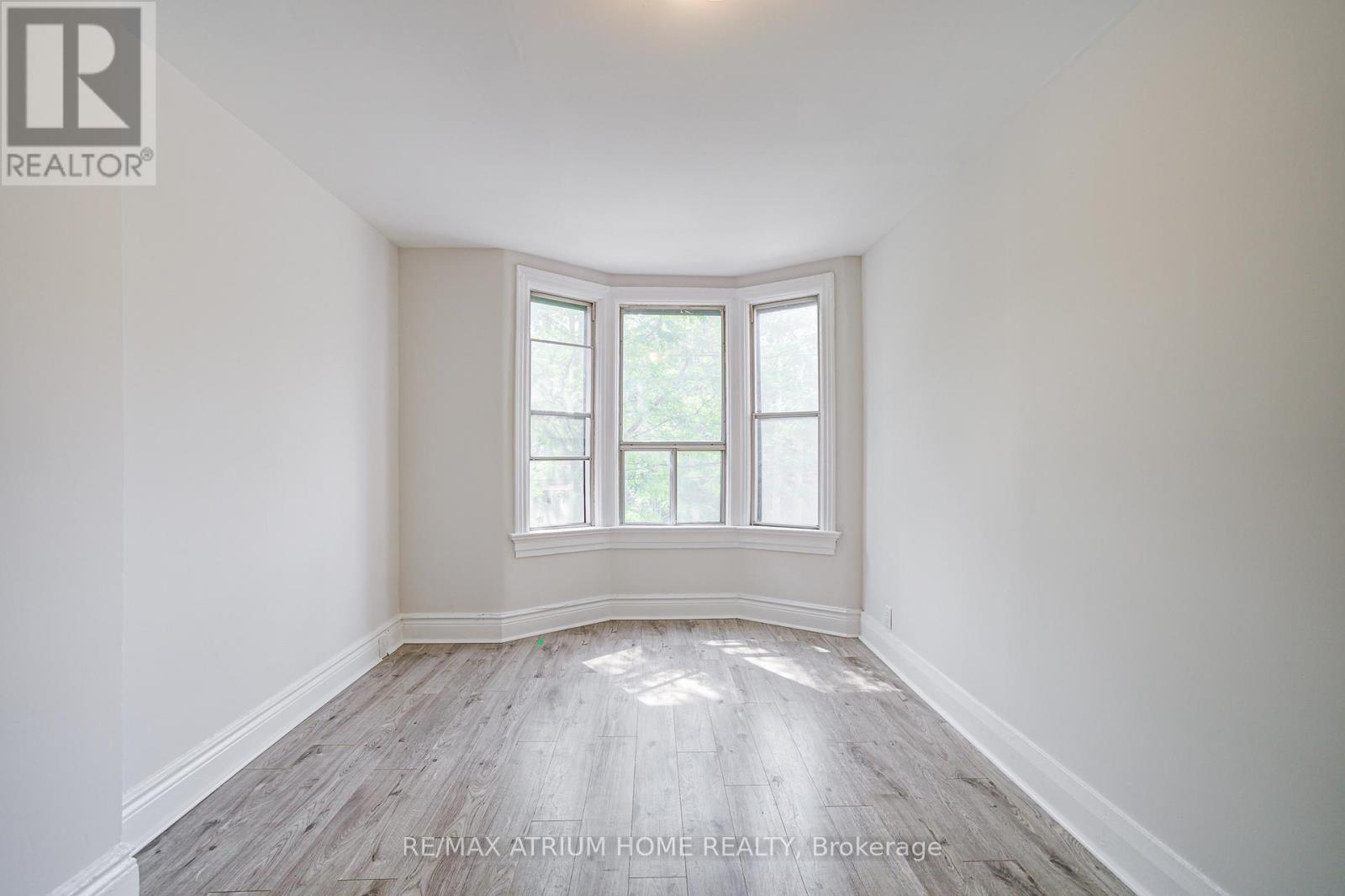Photo 33 of 1000 Dundas Street W, Toronto ON