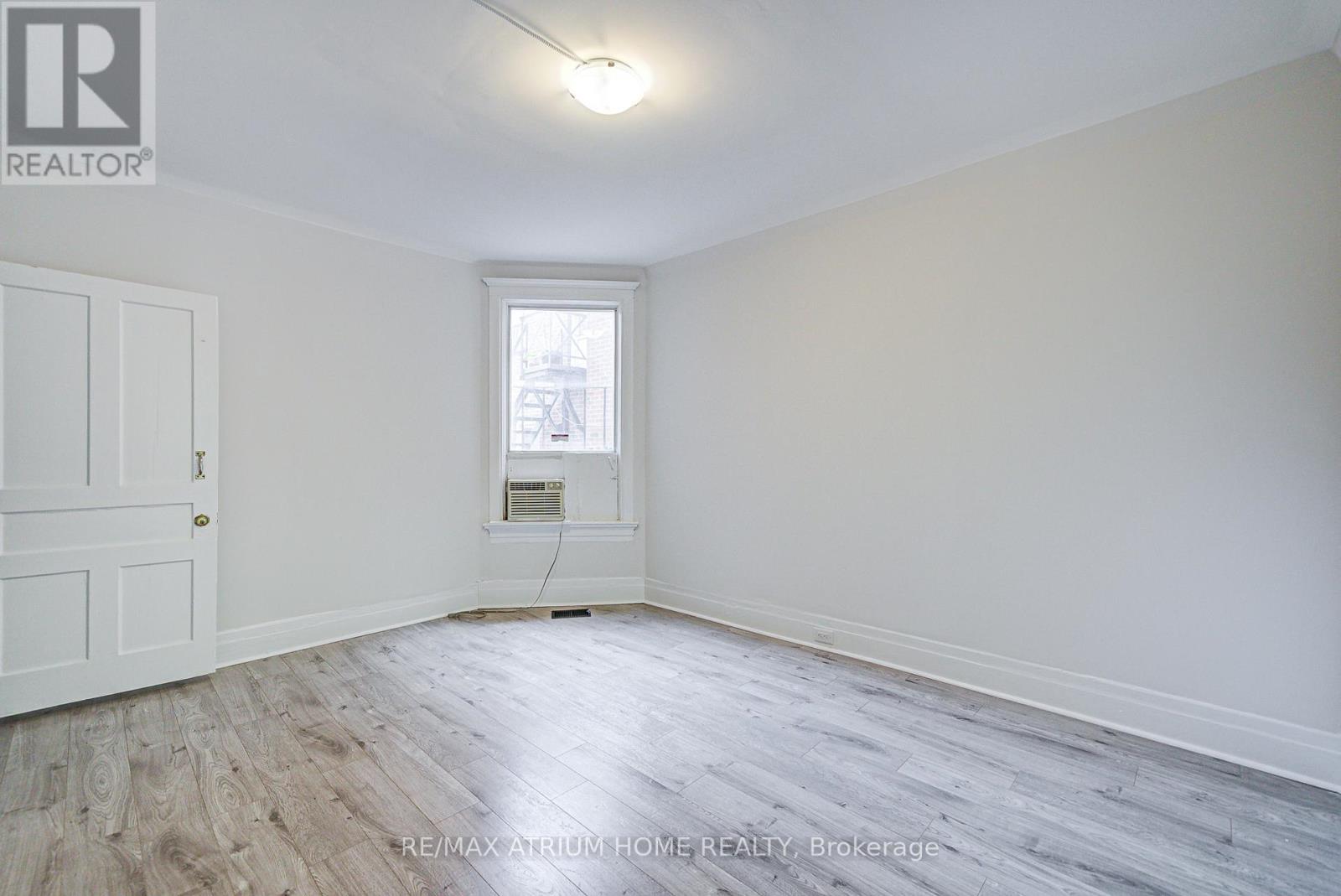Photo 8 of 1000 Dundas Street W, Toronto ON