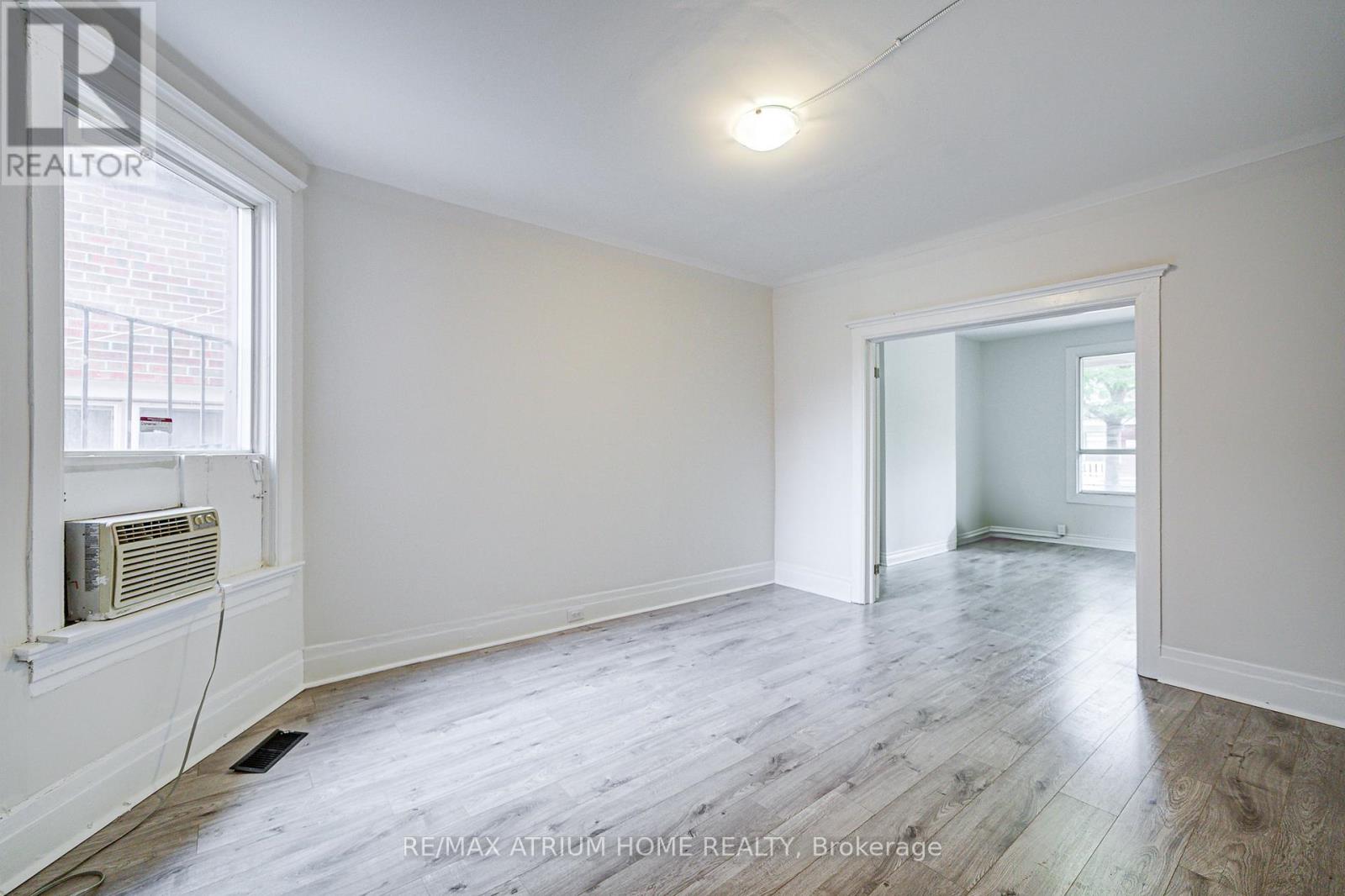Photo 9 of 1000 Dundas Street W, Toronto ON