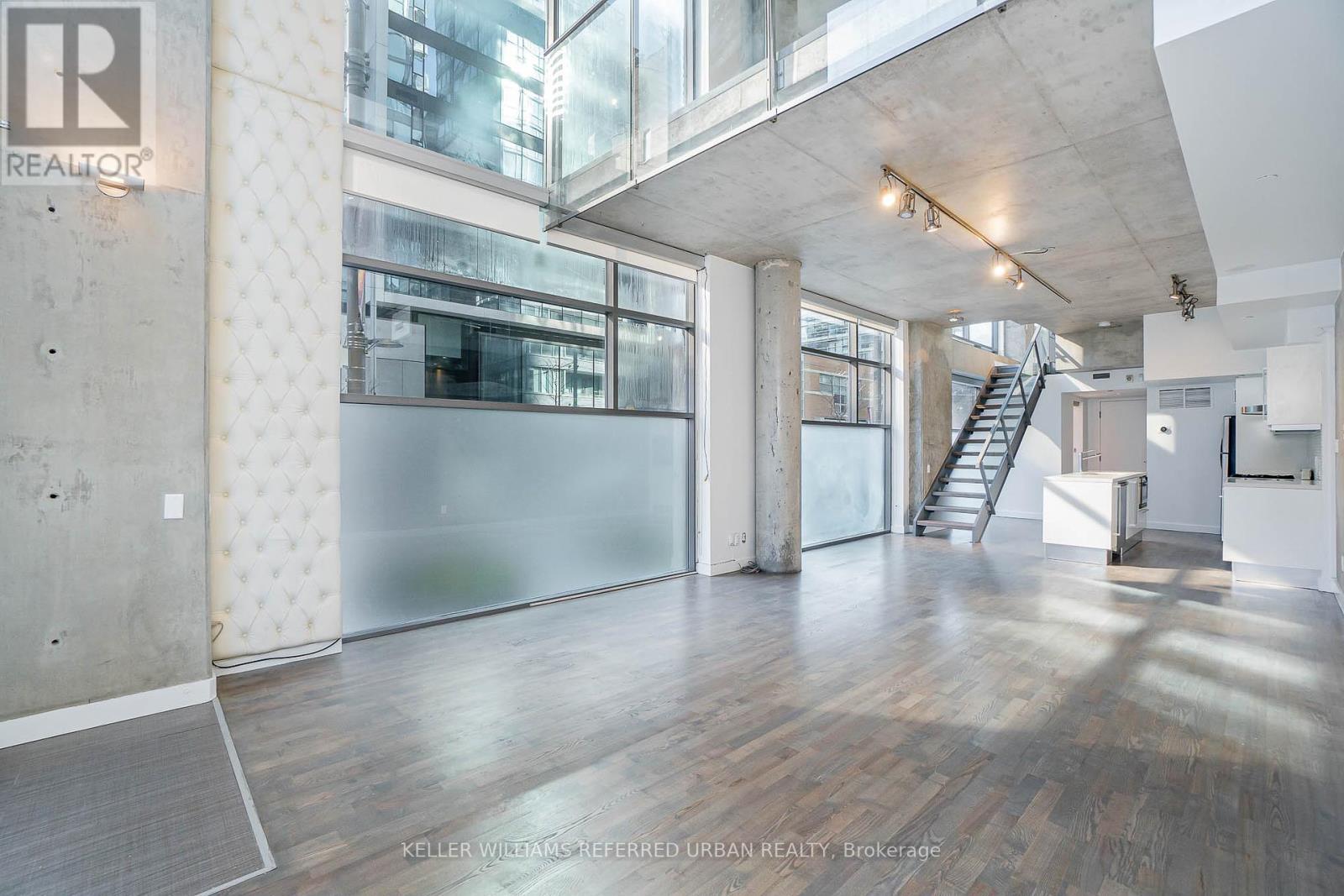 Photo 10 of Th 1 25 Oxley Street, Toronto ON