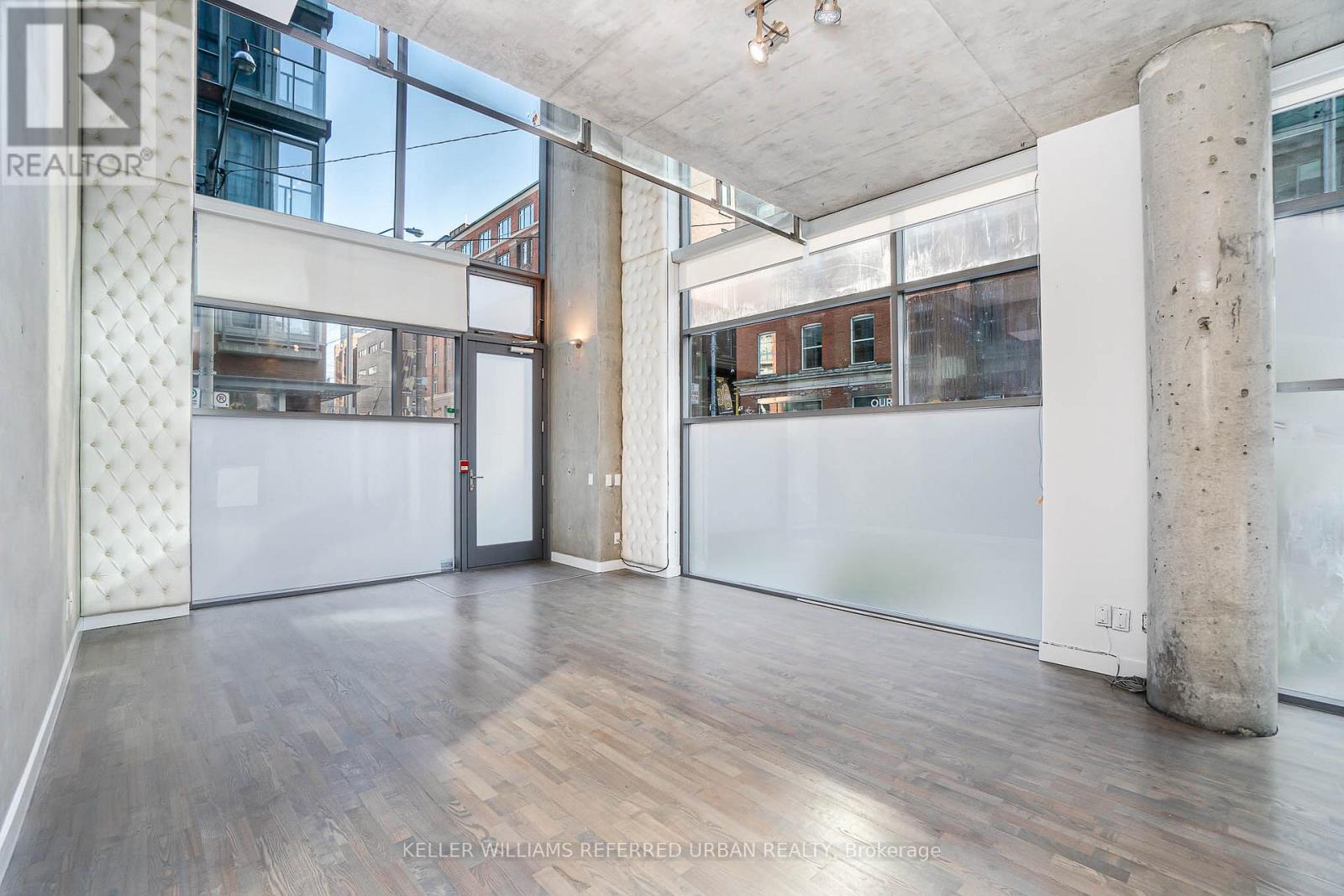 Photo 3 of Th 1 25 Oxley Street, Toronto ON
