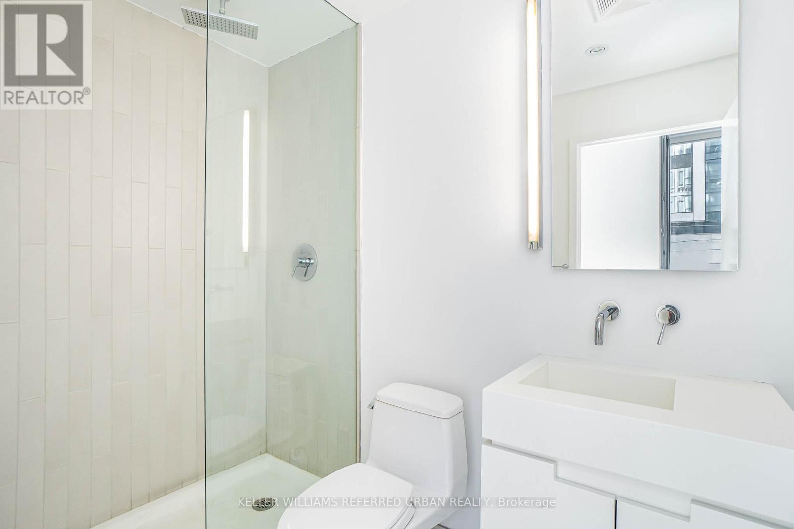 Photo 7 of Th 1 25 Oxley Street, Toronto ON