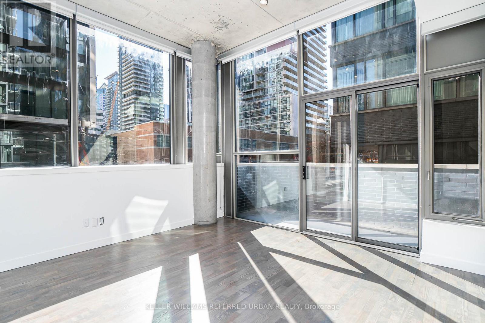 Photo 8 of Th 1 25 Oxley Street, Toronto ON