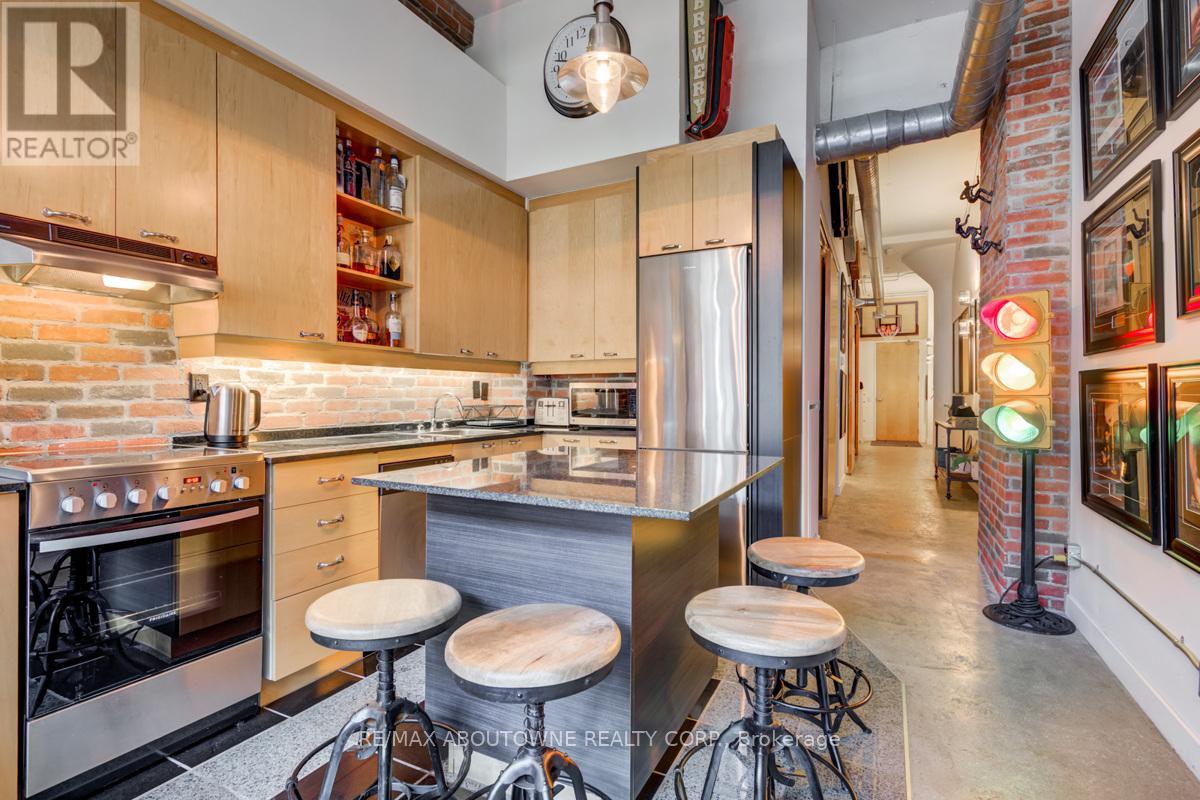 Photo 11 of 826 155 Dalhousie Street, Toronto ON