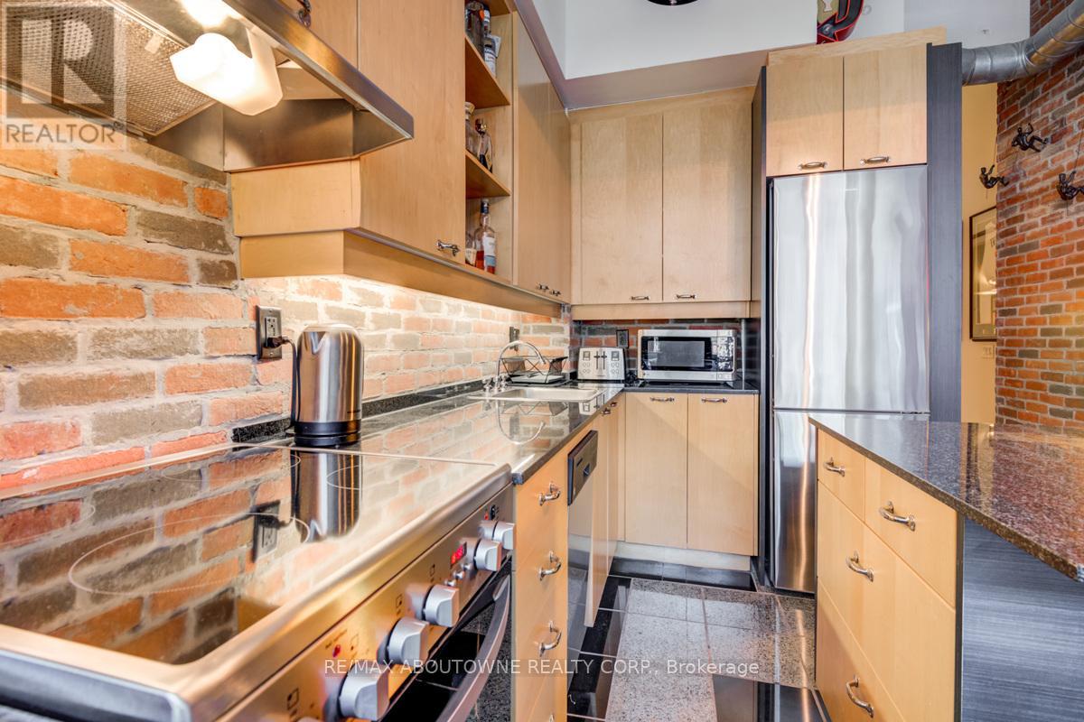 Photo 12 of 826 155 Dalhousie Street, Toronto ON