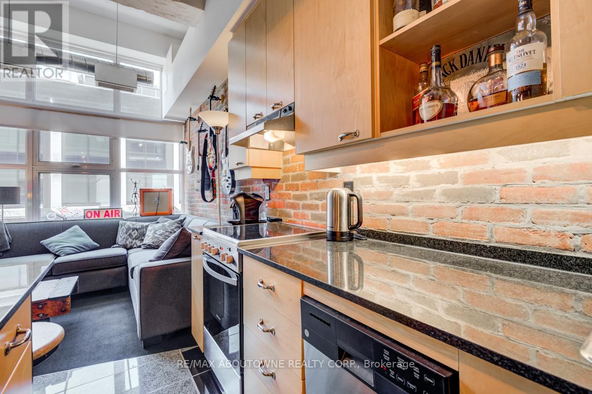 Photo 13 of 826 155 Dalhousie Street, Toronto ON