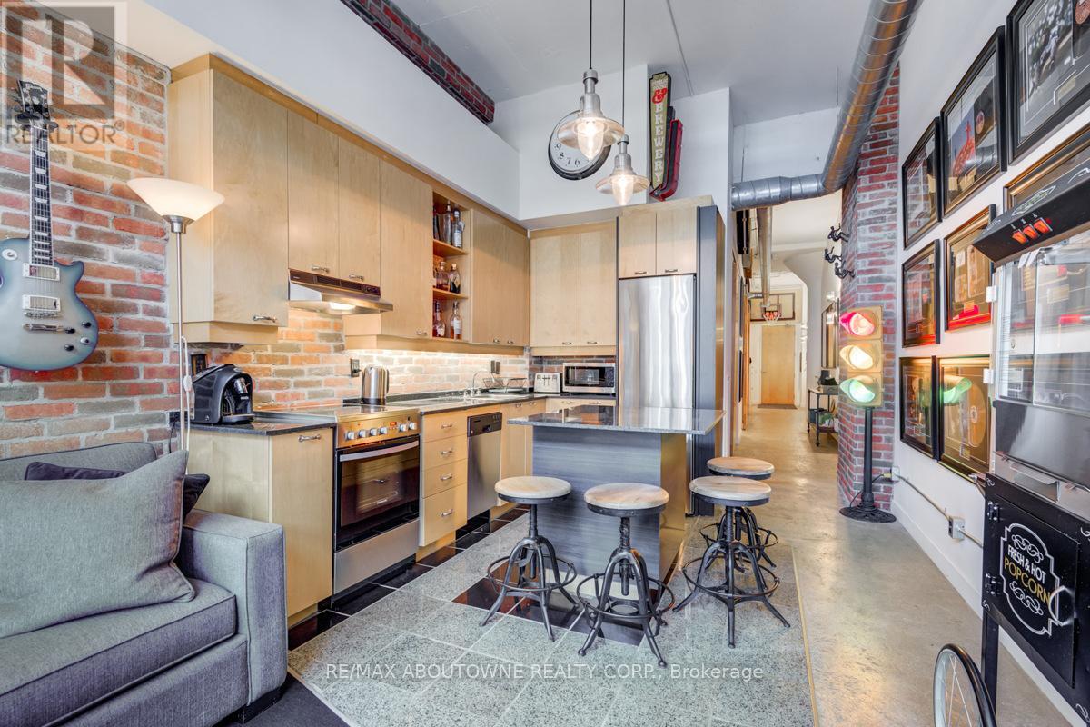Photo 17 of 826 155 Dalhousie Street, Toronto ON