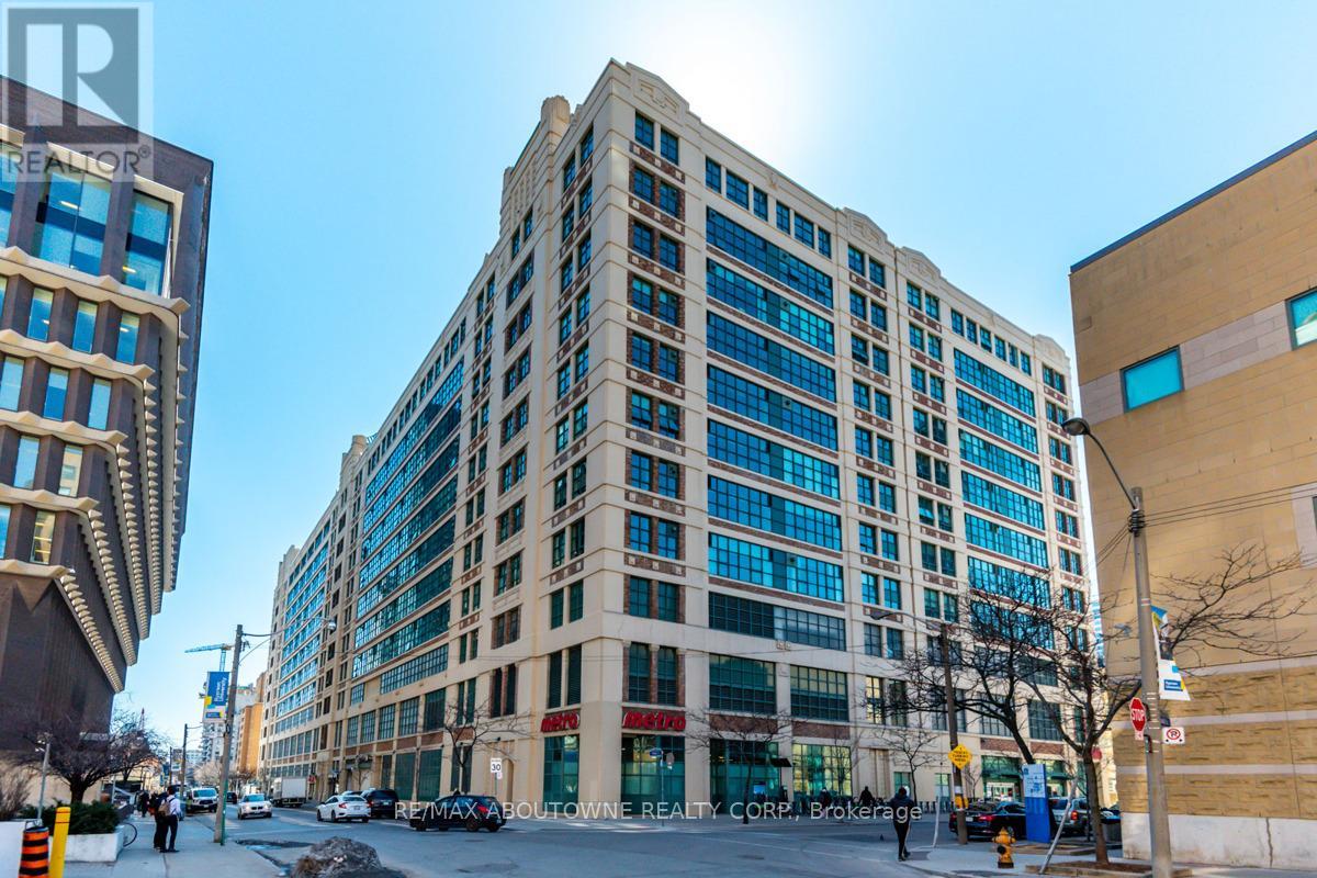 Photo 2 of 826 155 Dalhousie Street, Toronto ON