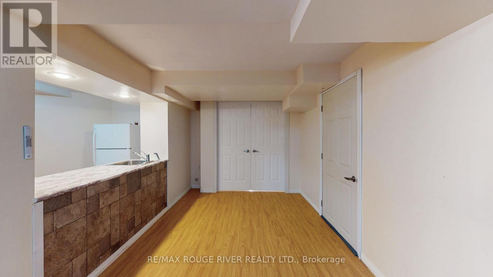 Photo 10 of Bsmt 1101 Windgrove Square, Pickering ON
