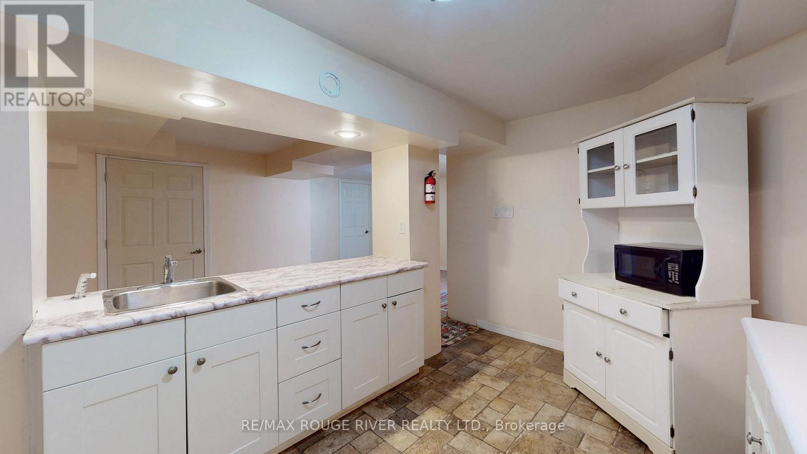 Photo 18 of Bsmt 1101 Windgrove Square, Pickering ON