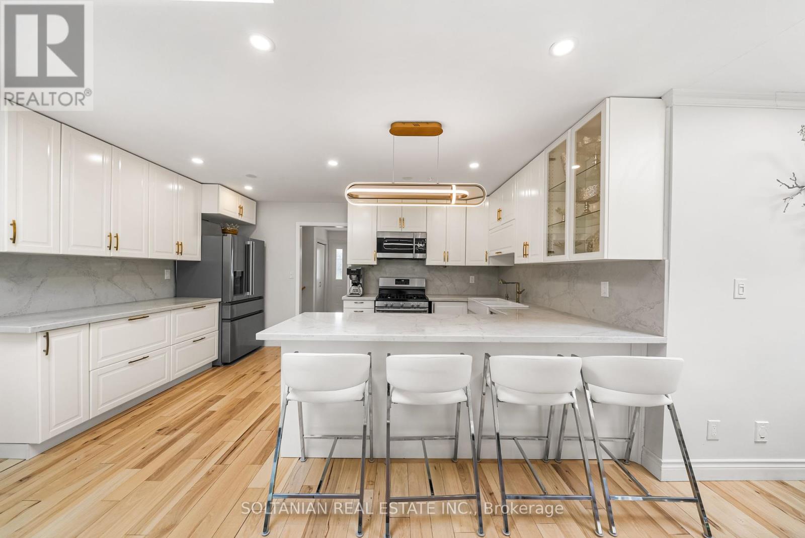 Photo 12 of 66 Lakeland Crescent, Richmond Hill ON