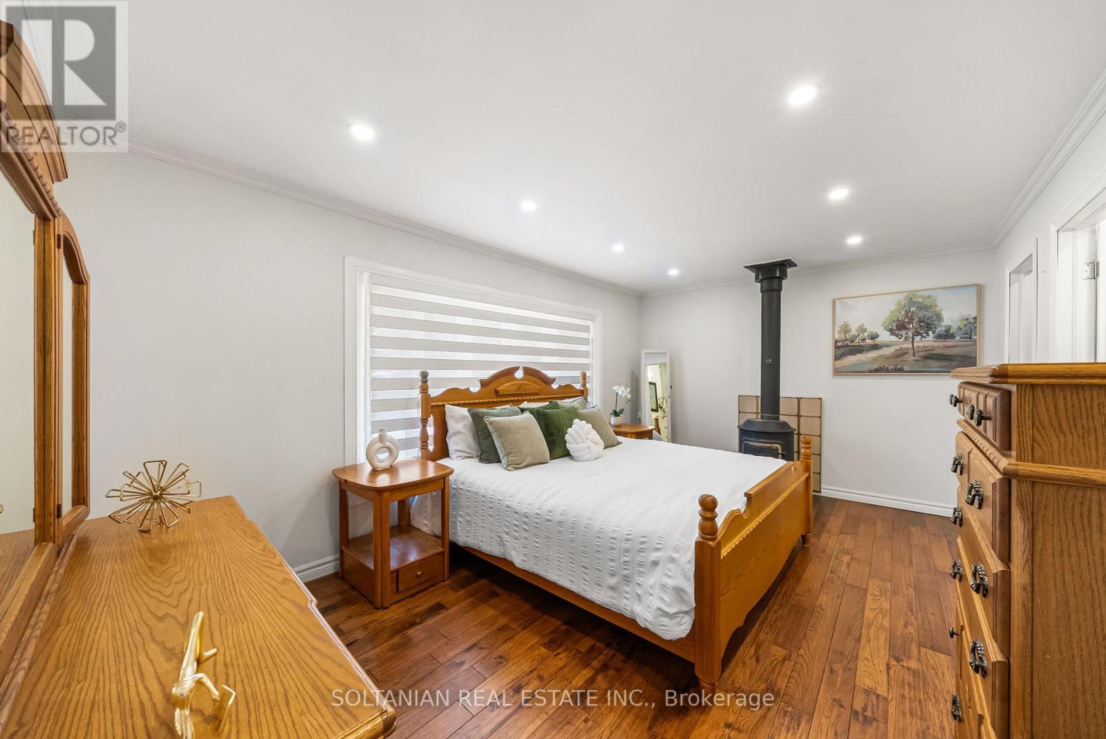 Photo 16 of 66 Lakeland Crescent, Richmond Hill ON