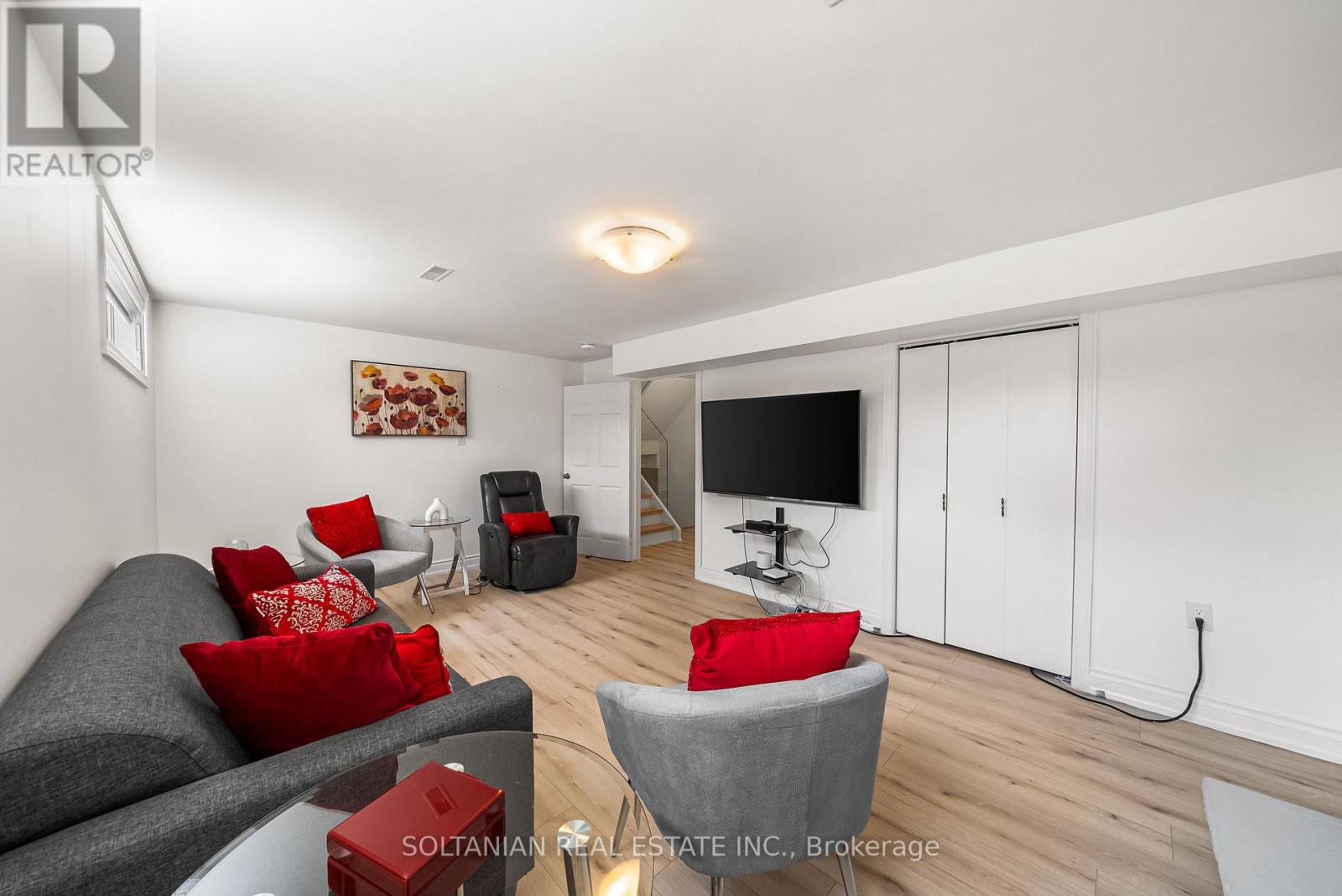 Photo 27 of 66 Lakeland Crescent, Richmond Hill ON