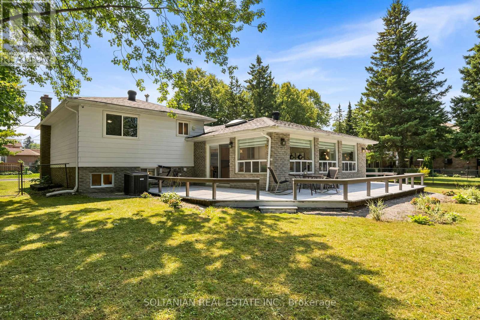 Photo 38 of 66 Lakeland Crescent, Richmond Hill ON