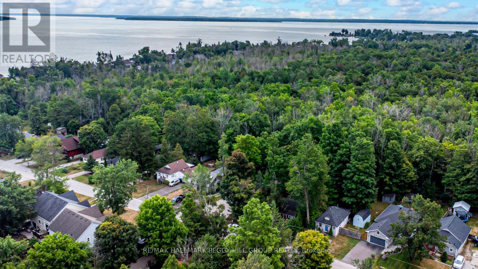 Photo 16 of 703 Chestnut Street, Innisfil ON
