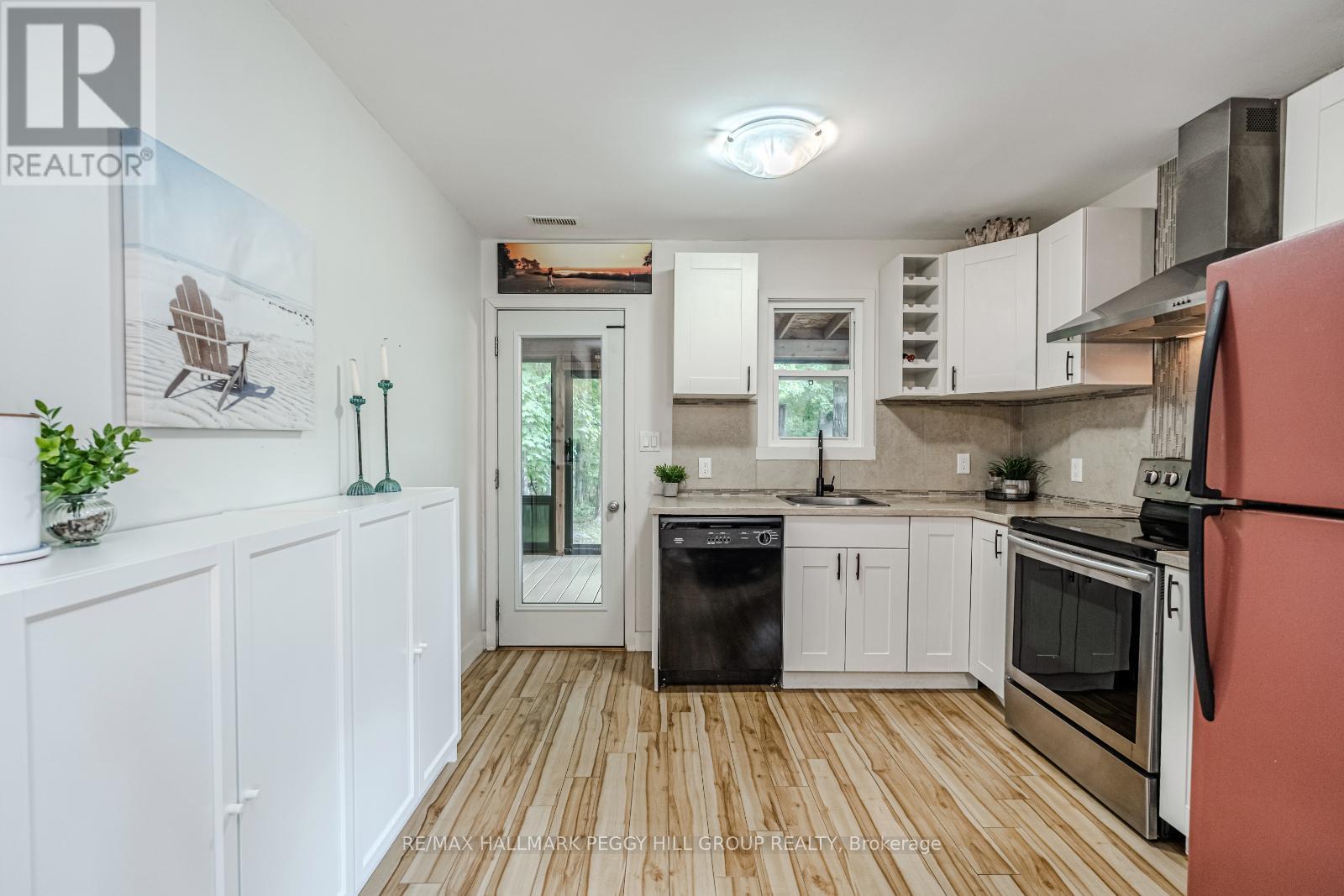 Photo 4 of 703 Chestnut Street, Innisfil ON