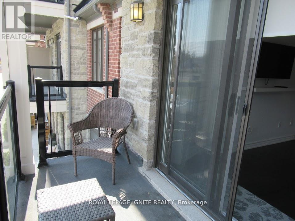 Photo 10 of 13 196 Pine Grove Road, Vaughan ON