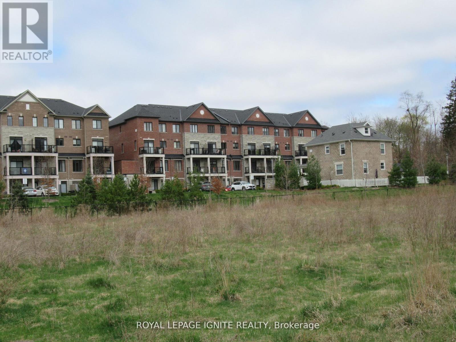 Photo 15 of 13 196 Pine Grove Road, Vaughan ON