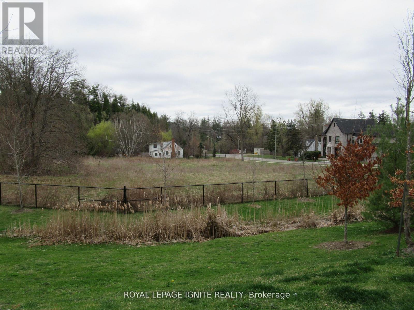 Photo 18 of 13 196 Pine Grove Road, Vaughan ON