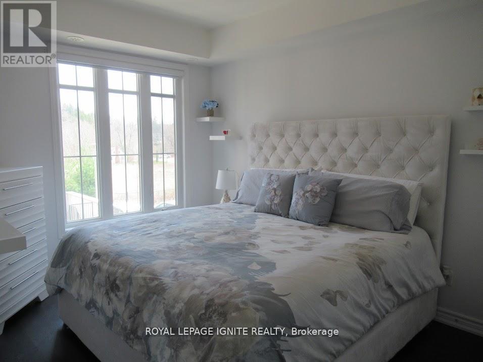 Photo 6 of 13 196 Pine Grove Road, Vaughan ON