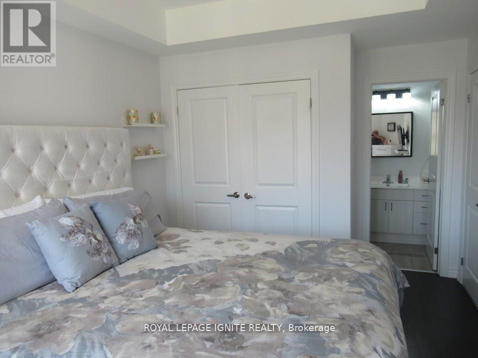 Photo 7 of 13 196 Pine Grove Road, Vaughan ON