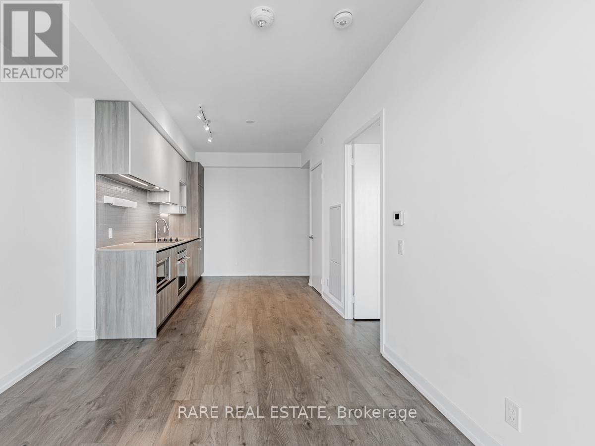 Photo 6 of 5110 950 Portage Parkway, Vaughan ON