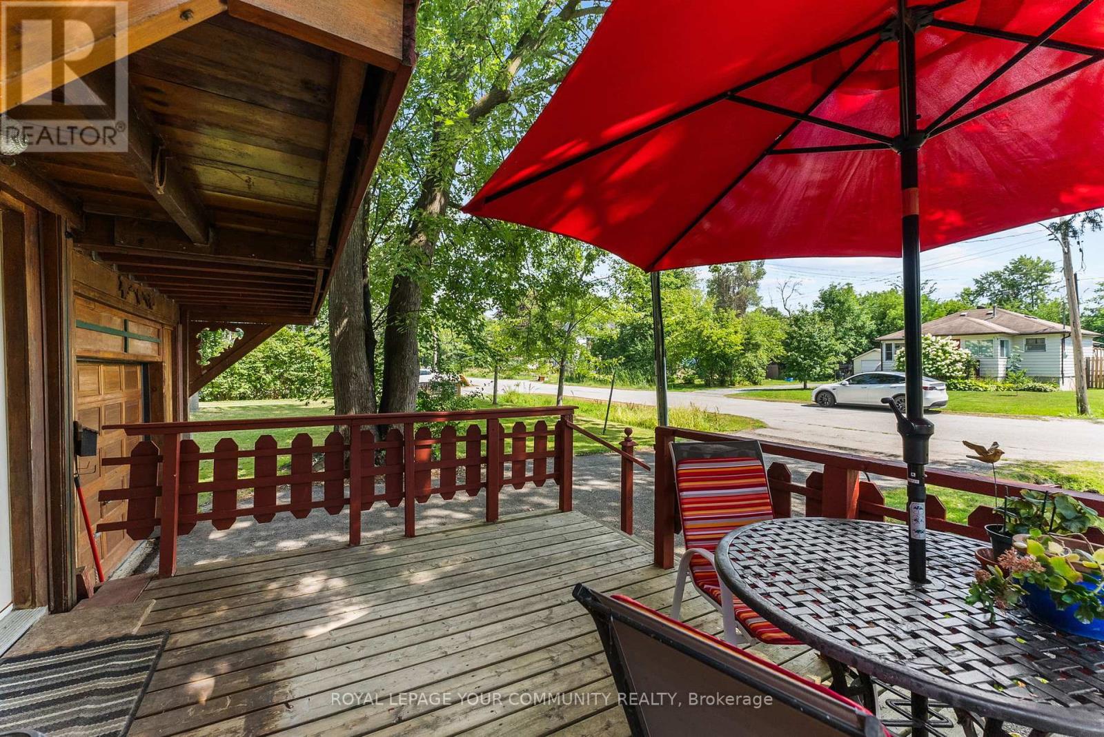Photo 44 of 204 Woodland Avenue, Georgina ON