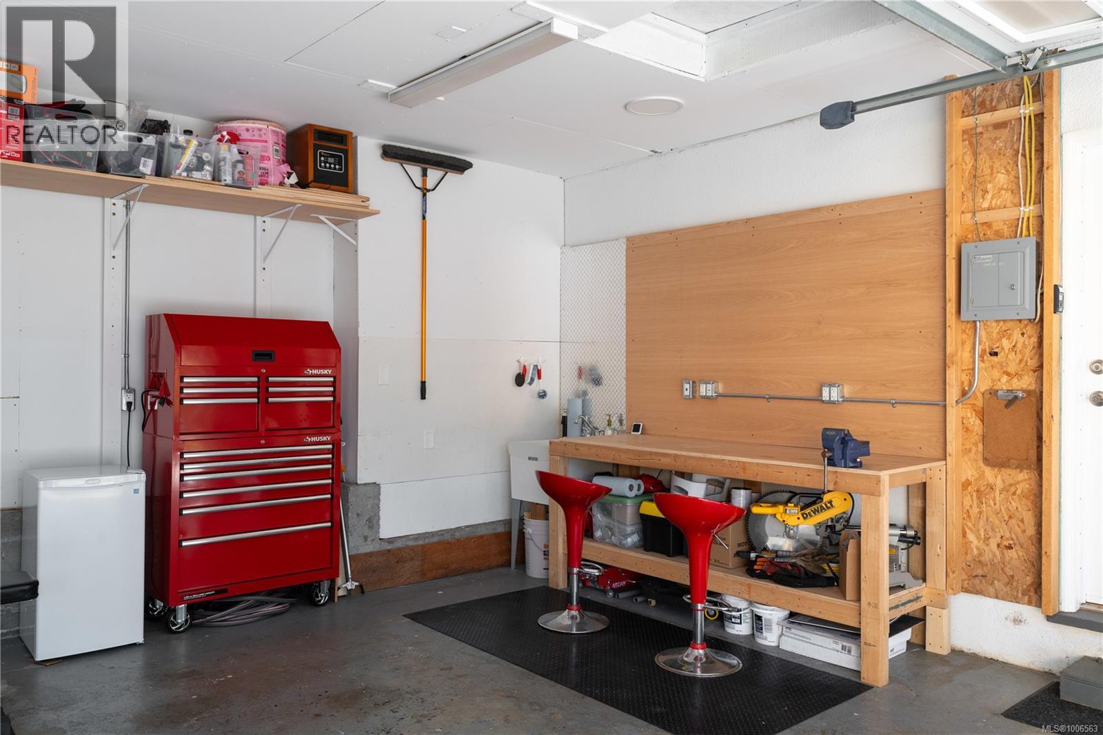 Single Family House for Sale in  Richmond Ave Victoria 