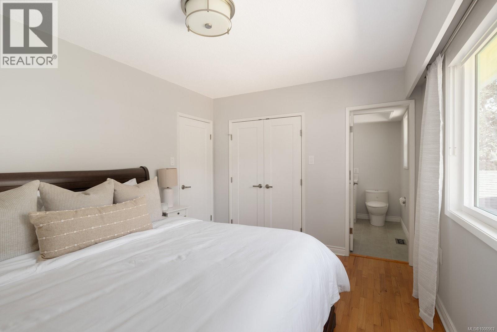 Single Family House for Sale in  Richmond Ave Victoria 
