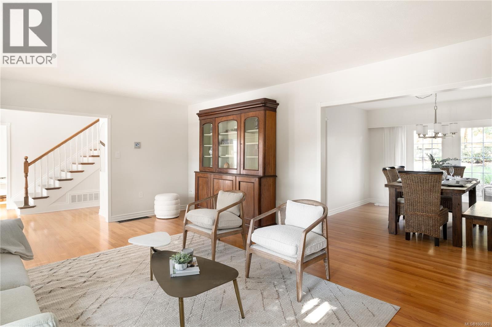 Single Family House for Sale in  Richmond Ave Victoria 