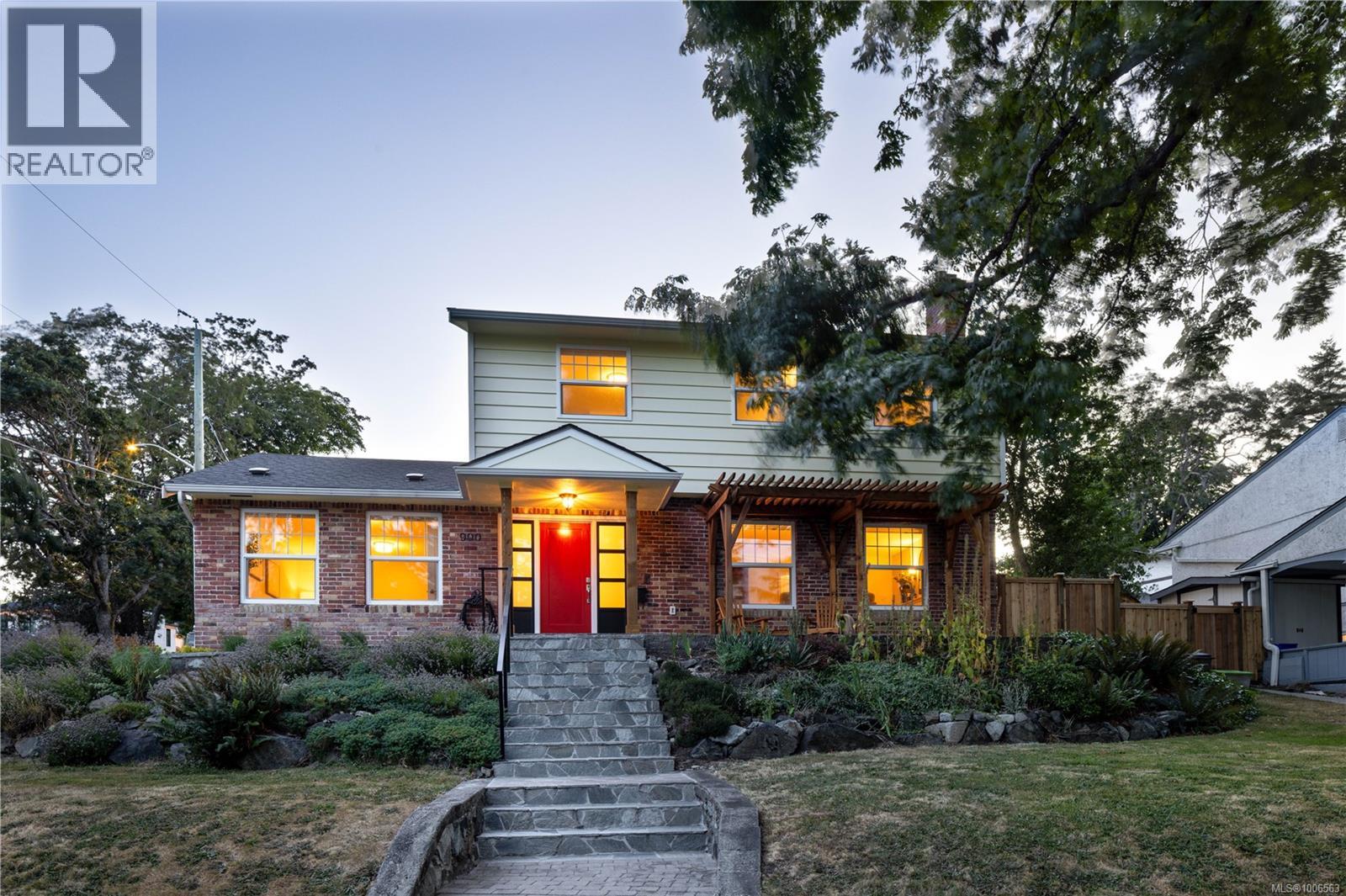 900 Richmond Ave, Victoria, British Columbia