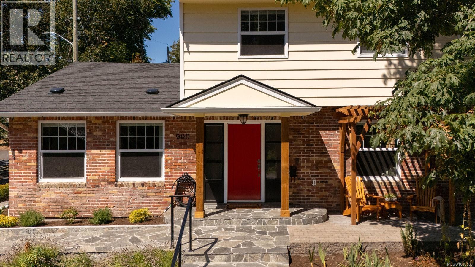 Single Family House for Sale in  Richmond Ave Victoria 