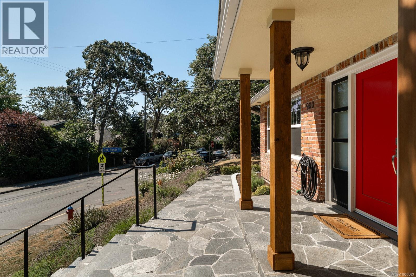 Single Family House for Sale in  Richmond Ave Victoria 