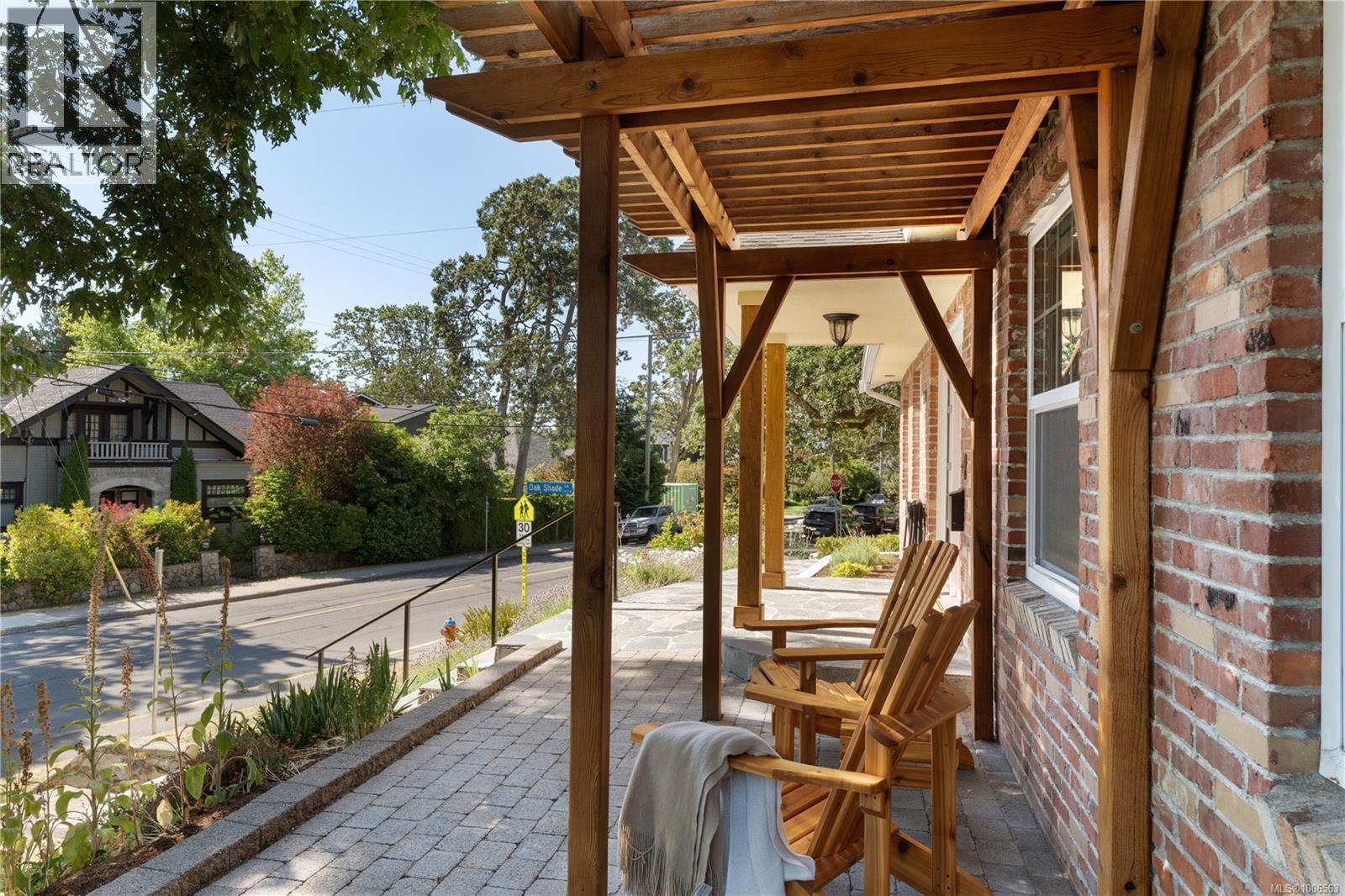 Single Family House for Sale in  Richmond Ave Victoria 