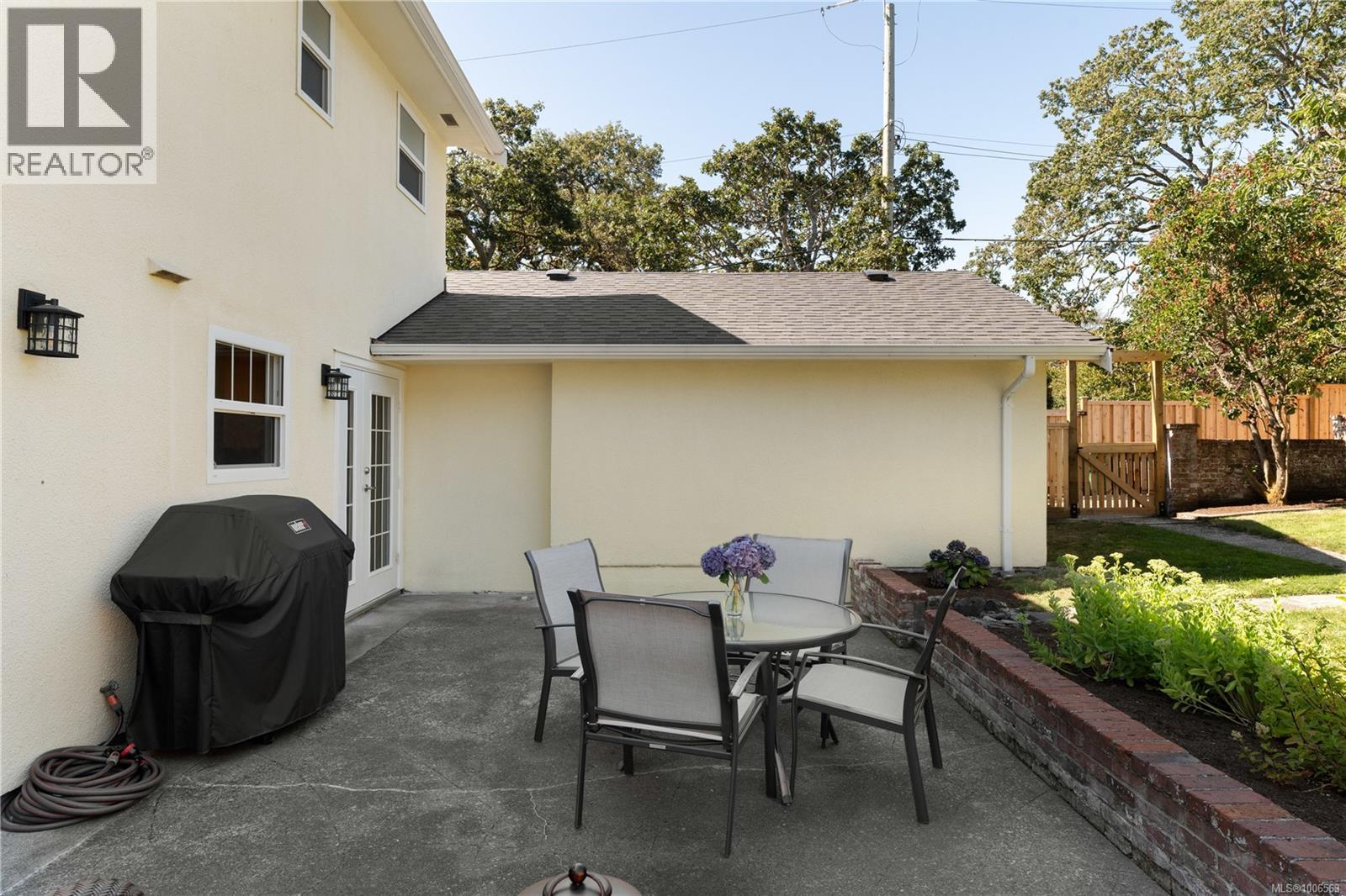 Single Family House for Sale in  Richmond Ave Victoria 