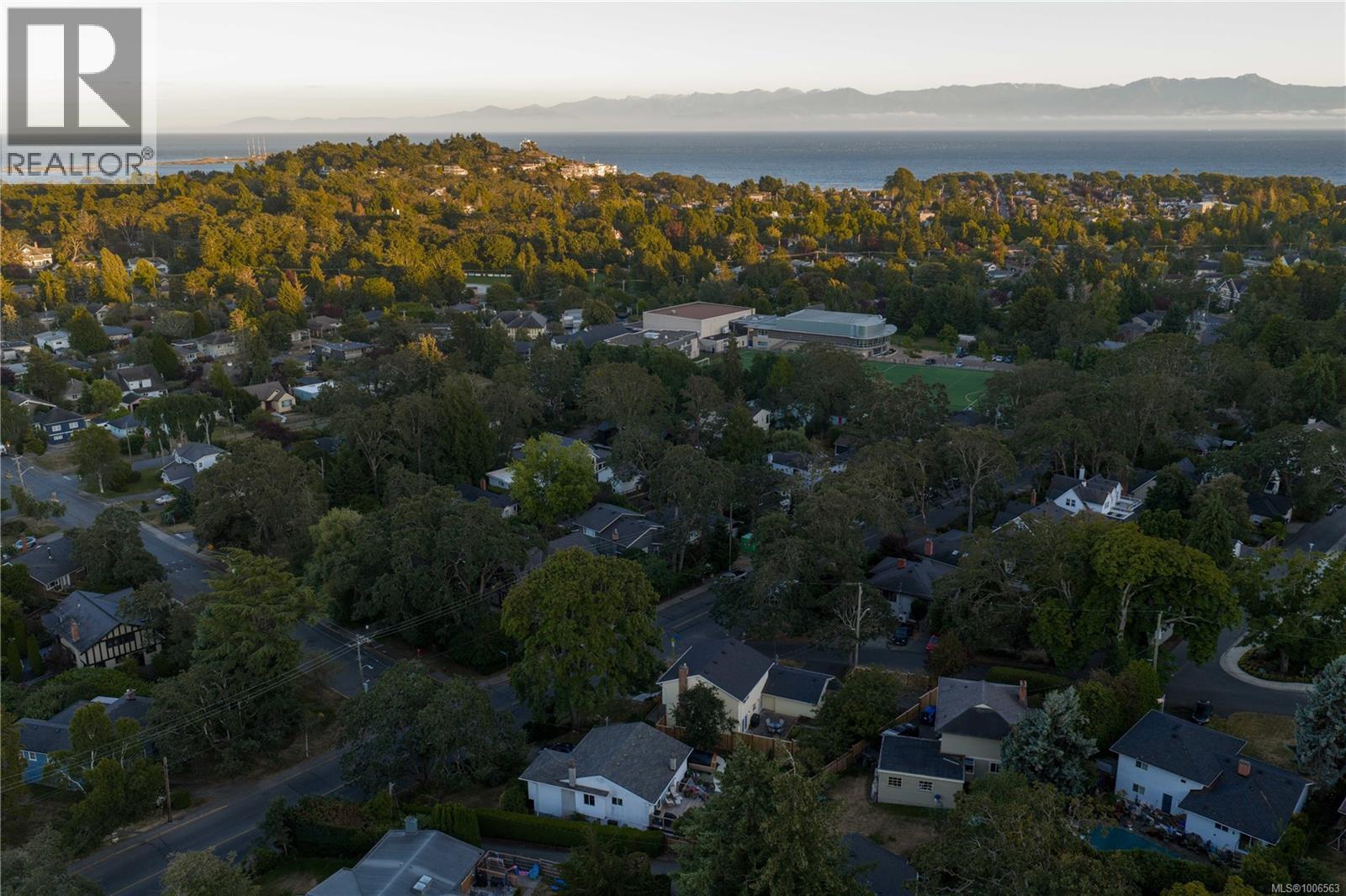 Single Family House for Sale in  Richmond Ave Victoria 